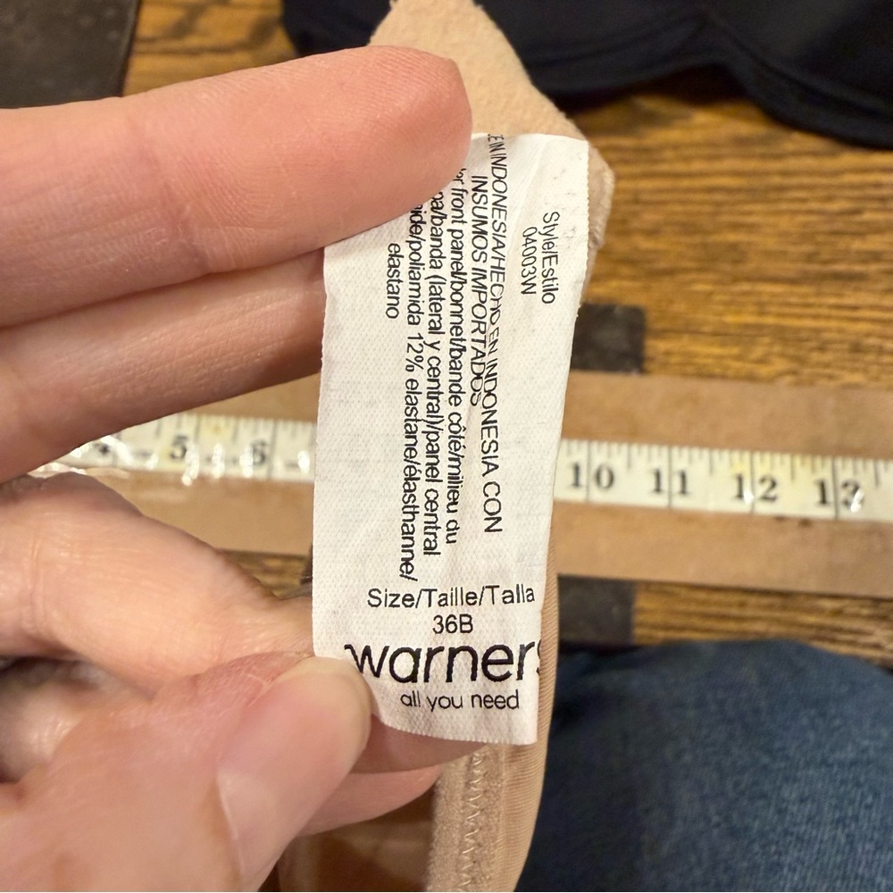 U12 - Warner's Black and Tan Bra Set - Picture 4 of 5